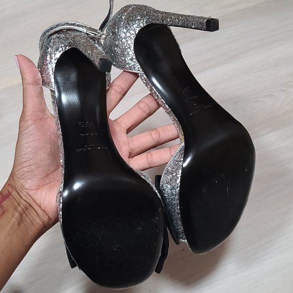 Shoes - Picture 4 of 4